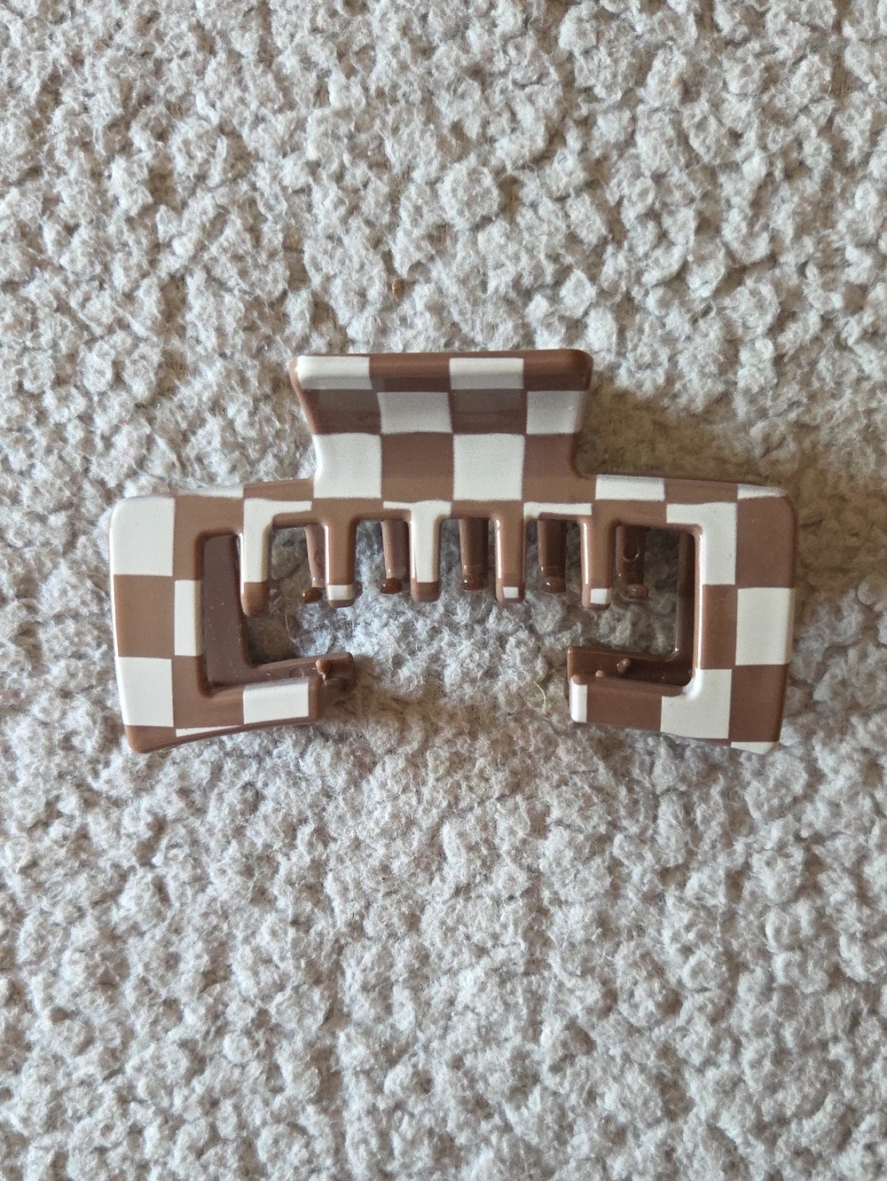 NWOT Checkered Hat Claw Clip